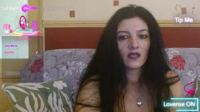 Snapshot of Goldgirl89 chatting on 09.19.25 Goldgirl89 online show from 09.19.25