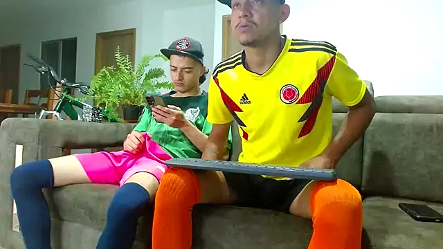 skinny23cm online show from 12.11.24