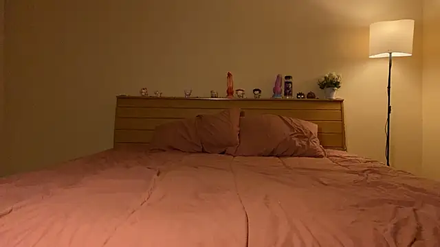 KellyTwink online show from 10.30.25