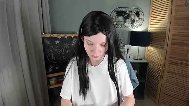 Madelaineses online show from 12.18.25