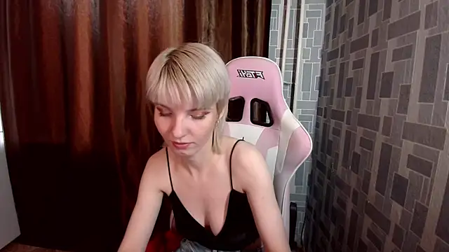 Madelaineses online show from 02.07.26