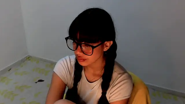 Snapshot of meganmiauu chatting on 06.06.26 meganmiauu online show from 06.06.26