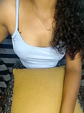 Snapshot of Tamilpallavi chatting on 09.18.25 Tamilpallavi online show from 09.18.25