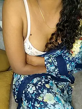 Snapshot of Tamilpallavi chatting on 11.17.25 Tamilpallavi online show from 11.17.25