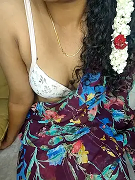 Snapshot of Tamilpallavi chatting on 11.22.25 Tamilpallavi online show from 11.22.25