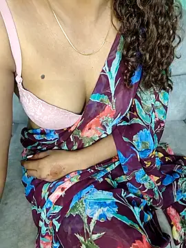 Snapshot of Tamilpallavi chatting on 02.05.26 Tamilpallavi online show from 02.05.26