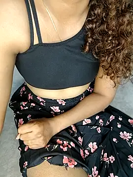 Snapshot of Tamilpallavi chatting on 02.19.26 Tamilpallavi online show from 02.19.26