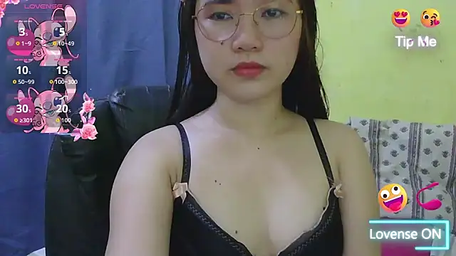 Snapshot of HornyAsian4uxx chatting on 05.31.26 HornyAsian4uxx online show from 05.31.26