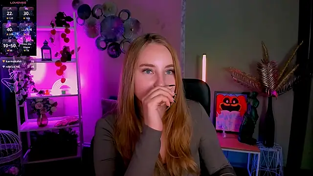 Snapshot of belly_bey chatting on 09.20.25 belly bey online show from 09.20.25