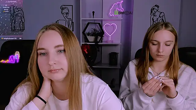 Snapshot of belly_bey chatting on 09.29.25 belly bey online show from 09.29.25