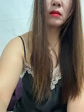 Snapshot of Moan_Mary chatting on 10.24.25 Moan Mary online show from 10.24.25