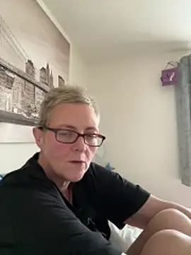 Curvy-Jinx online show from 11.06.25