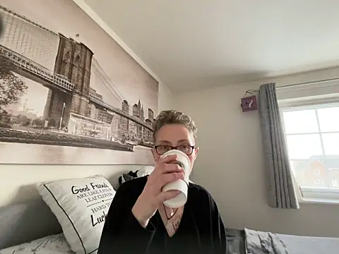 Curvy-Jinx online show from 03.10.26