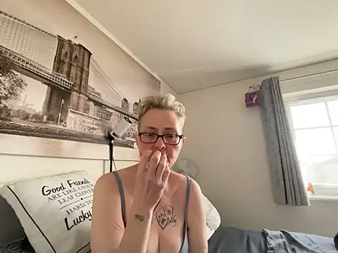 Curvy-Jinx online show from 03.30.26