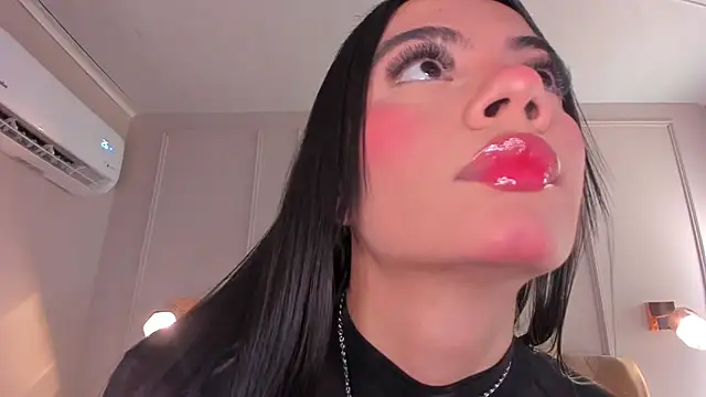 mia kisses2 online show from 05.17.26