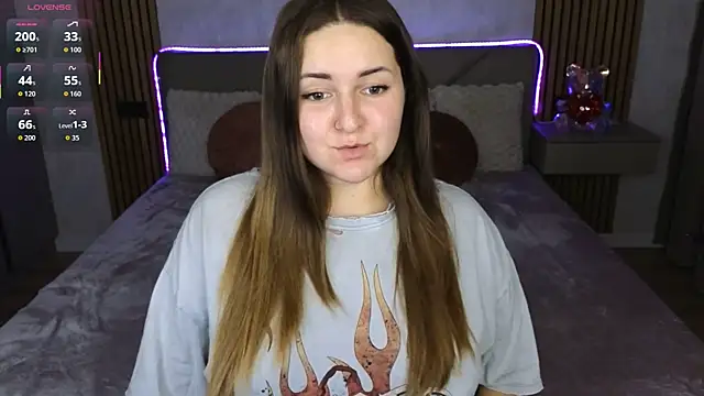 Snapshot of Mysti_Kate chatting on 10.18.25 Mysti Kate online show from 10.18.25