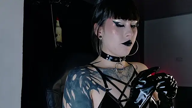 Angelabl0odborne online show from 10.26.25