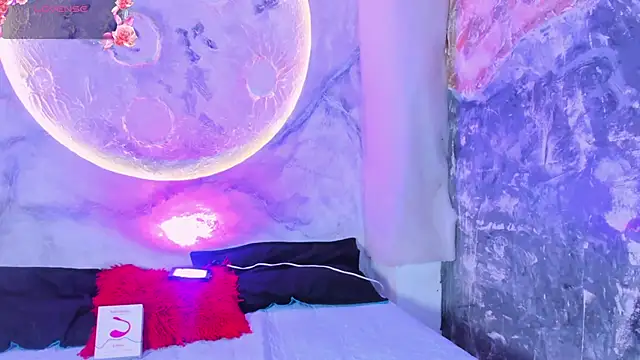 katierouge  online show from 10.03.25