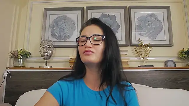 HellenDesire online show from 11.14.25