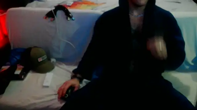 Luv2SuckBWC92 online show from 09.16.25