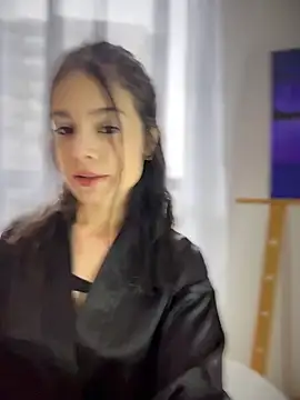 Sofi Leal online show from 04.18.26