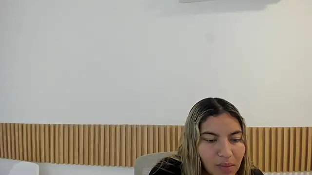 Snapshot of OliviaSweett chatting on 05.16.26 OliviaSweett online show from 05.16.26