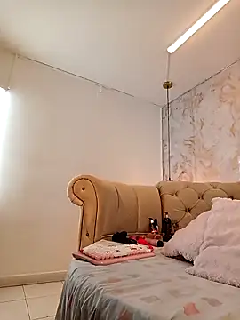 nathaliamiller online show from 12.18.25