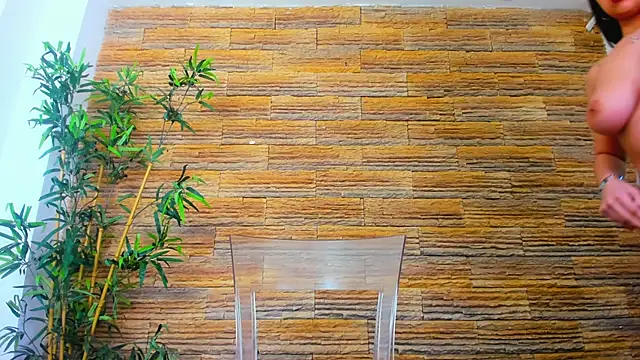 Cupcake Izzy online show from 04.14.26