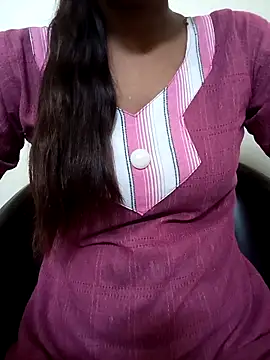 Snapshot of Alia-00 chatting on 09.18.25 Alia-00 online show from 09.18.25