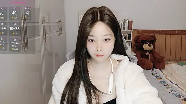 Xiaotantan-99 online show from 10.28.25