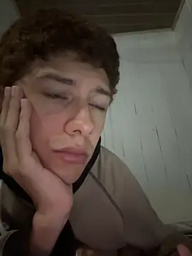 Snapshot of suck_asshh chatting on 10.04.25 suck asshh online show from 10.04.25