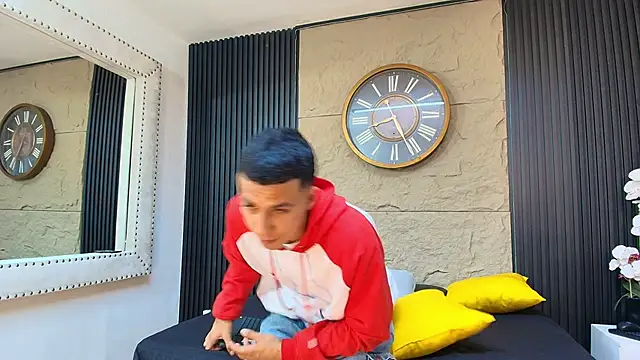 Snapshot of Marcus_Jeron chatting on 05.10.26 Marcus Jeron online show from 05.10.26