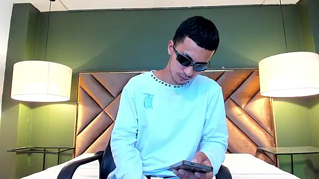 Snapshot of Marcus_Jeron chatting on 05.18.26 Marcus Jeron online show from 05.18.26