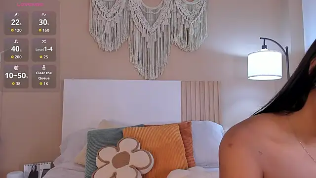 Snapshot of Camila_Bustamante chatting on 05.17.26 Camila Bustamante online show from 05.17.26