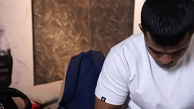 Thiago Valente online show from 10.21.25