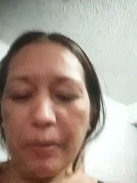 marinita13 online show from 10.18.25