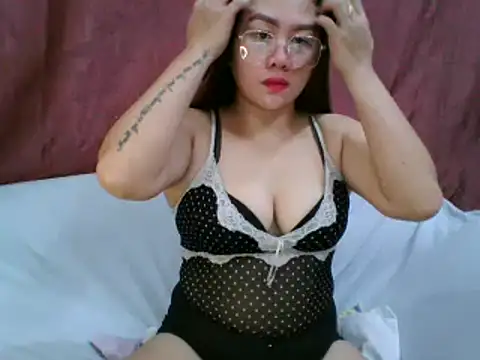 WildPussy4uxx online show from 10.04.25