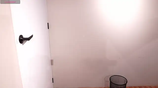 Ariaa Isabell online show from 10.28.25