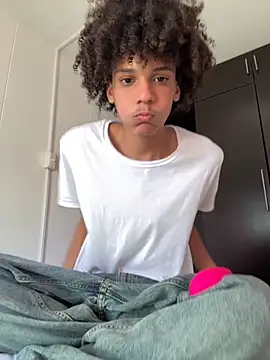 Max Rain online show from 09.17.25