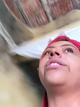 Chloe Leaozinho online show from 01.16.26