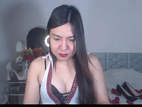 stellahugeX online show from 09.10.25