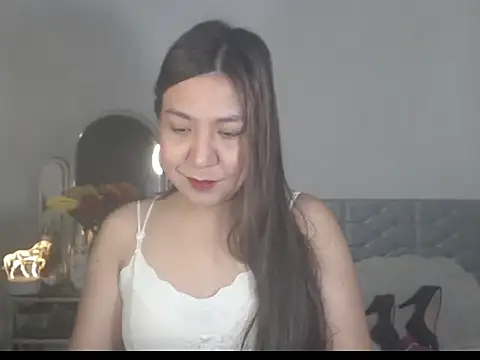 stellahugeX online show from 11.04.25