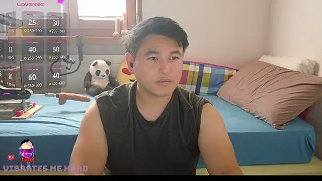 Snapshot of AsianBoy_WhiteDaddy chatting on 09.20.25 AsianBoy WhiteDaddy online show from 09.20.25