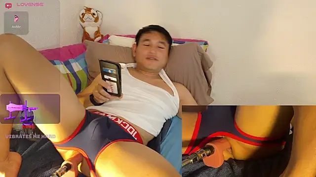 Snapshot of AsianBoy_WhiteDaddy chatting on 06.06.26 AsianBoy WhiteDaddy online show from 06.06.26