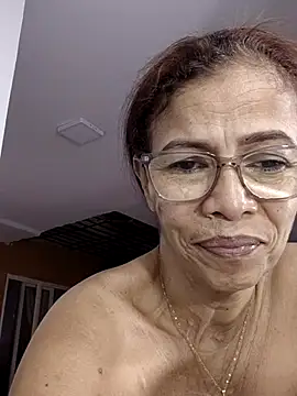 Snapshot of Merybeks chatting on 03.16.26 Merybeks online show from 03.16.26