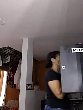 Snapshot of Merybeks chatting on 03.28.26 Merybeks online show from 03.28.26