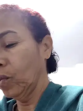 Snapshot of Merybeks chatting on 03.31.26 Merybeks online show from 03.31.26