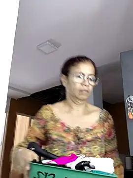 Snapshot of Merybeks chatting on 04.05.26 Merybeks online show from 04.05.26