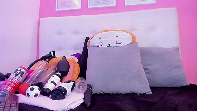 Willow Wright online show from 03.11.26