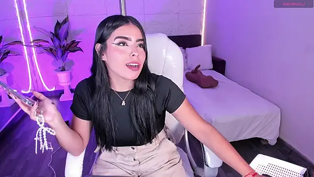 LovelyEyesx online show from 12.22.25